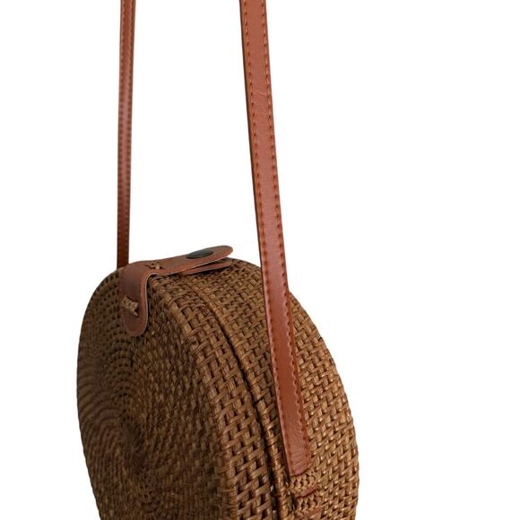 Round Rattan Straw Crossbody Bag – Floral Lined, No Brand Tag - Picture 4 of 10